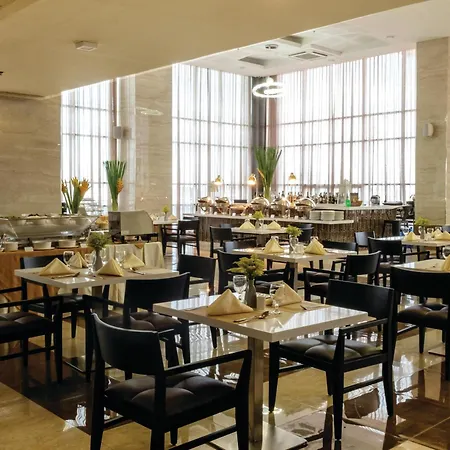 One Central Hotel&Suites